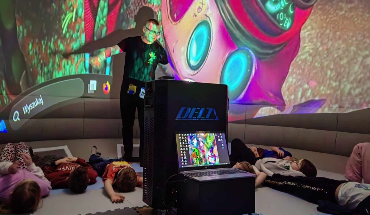 Ufoludek mobilne planetarium w przedszkolu